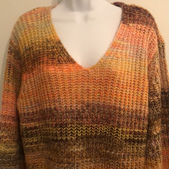 Loft Sweaters - Picture 2 of 6